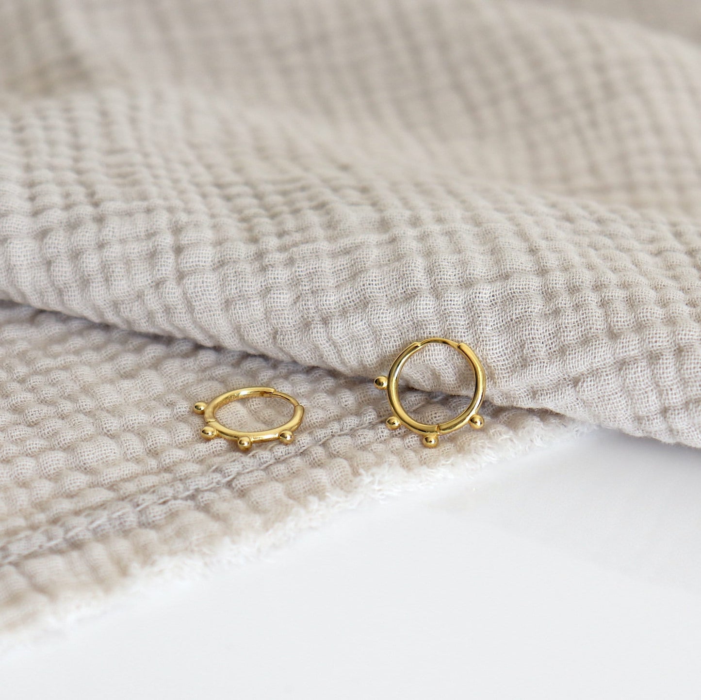 Créoles boules femme perlés en argent ou doré