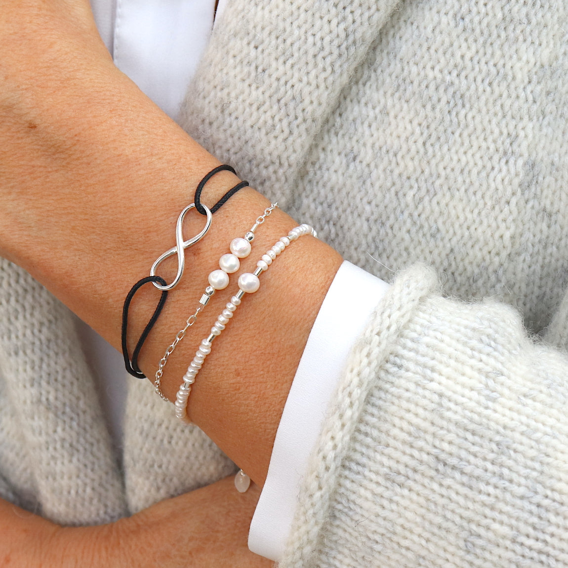 Bracelet femme cordon avec un infini en argent massif, bracelet d'amitié