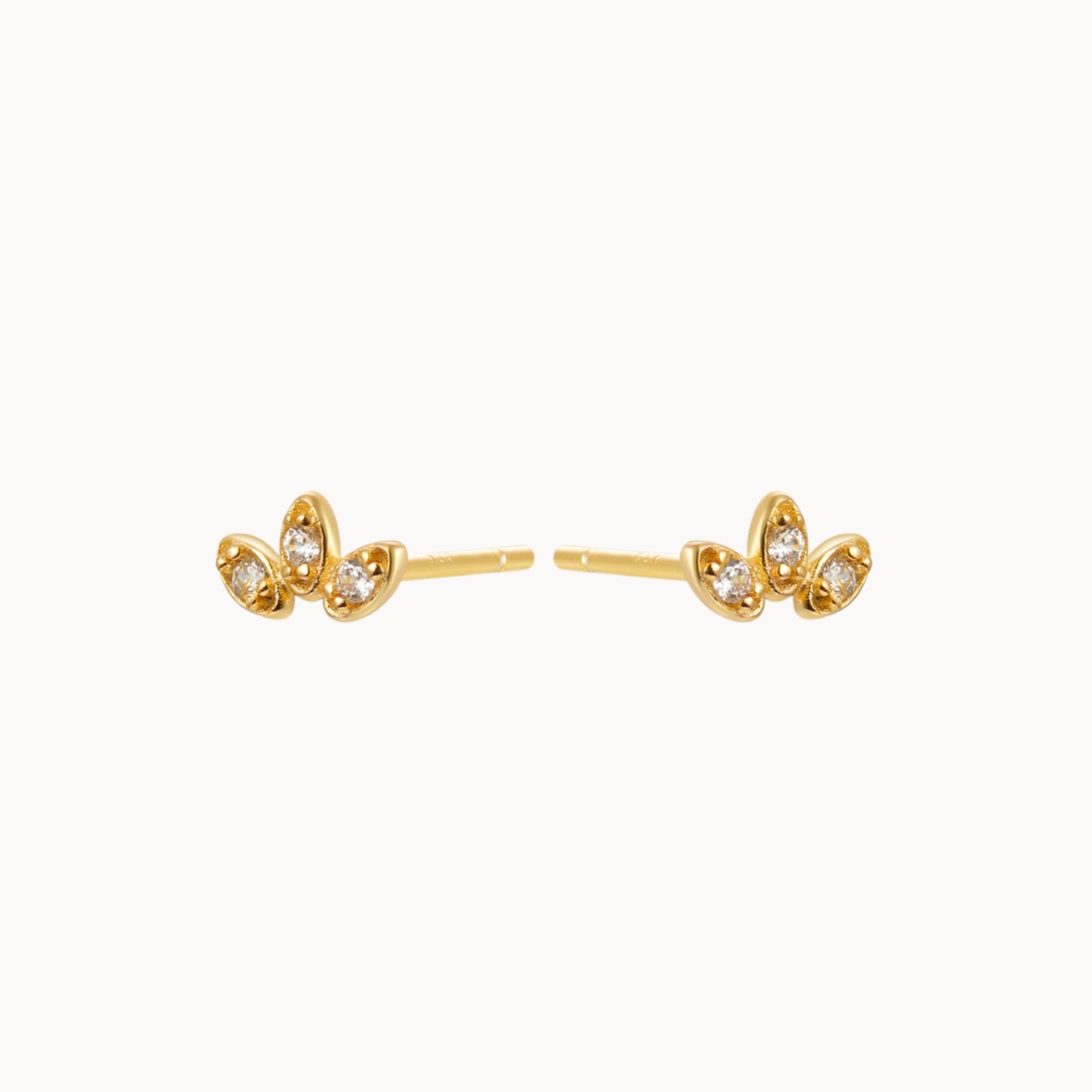 Boucles d'oreilles puces fleur trois pétales avec zircons doré ou argent
