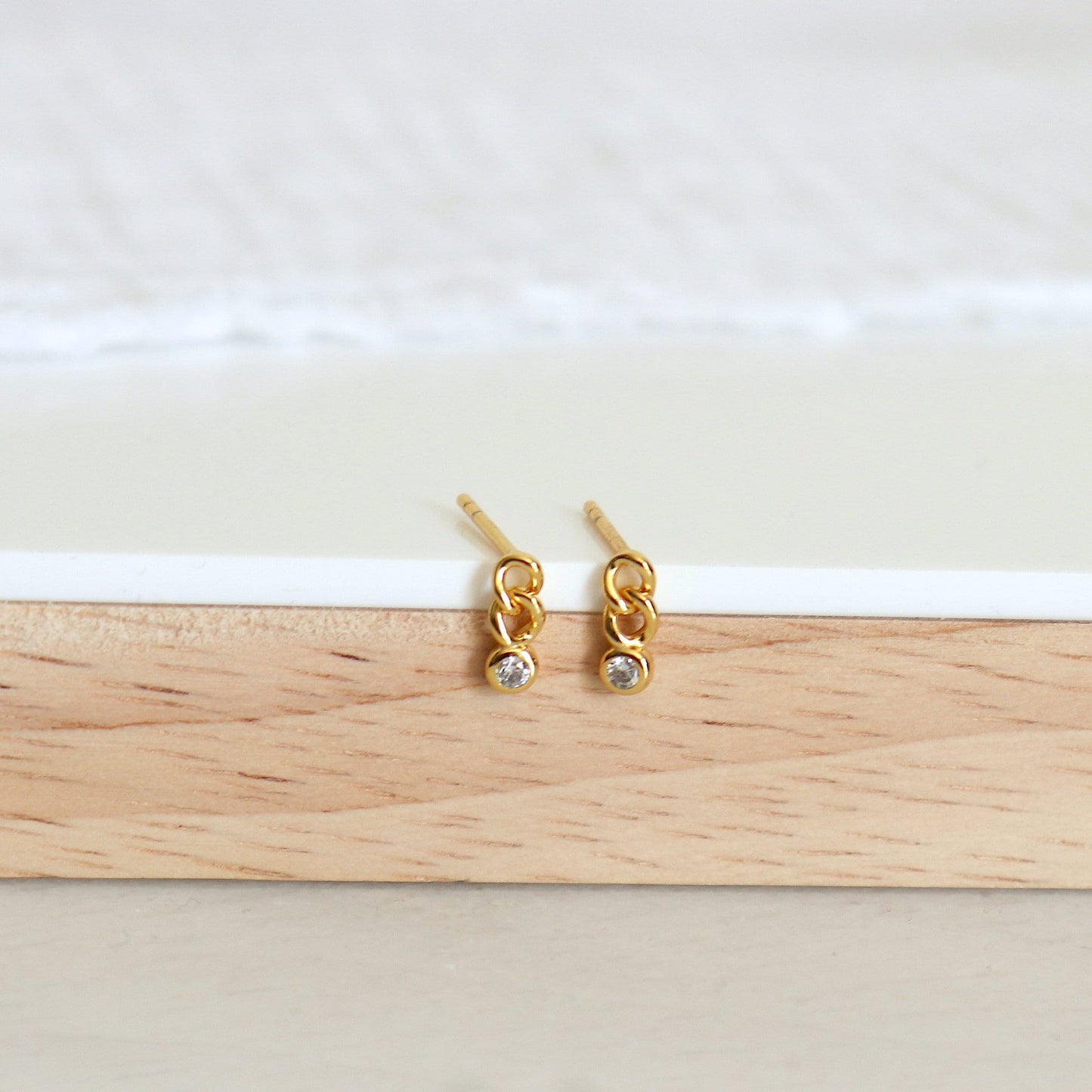 Clous d'oreilles maillons et zircon femme doré ou argent