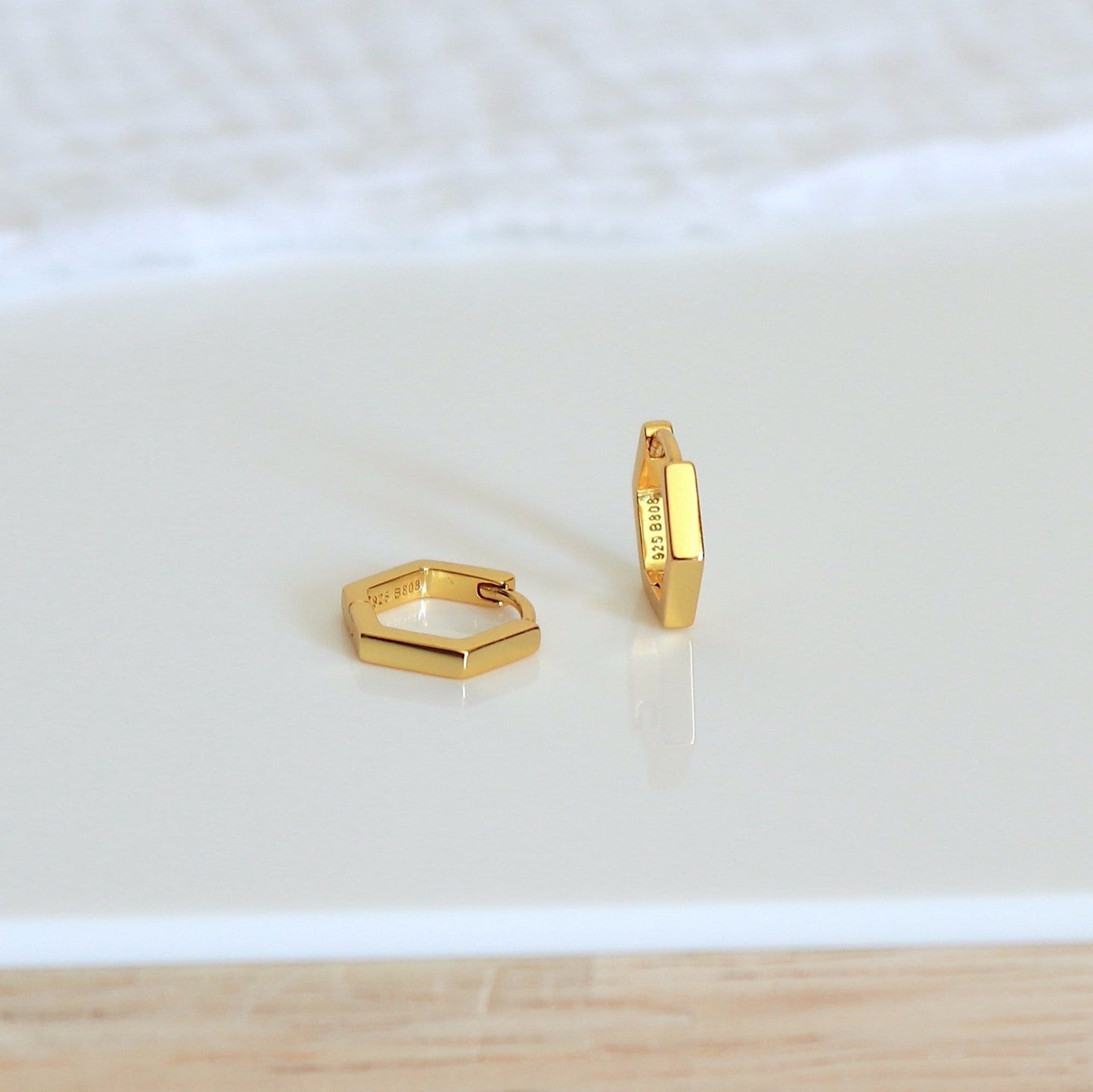 Créoles femme forme hexagonale doré ou argent