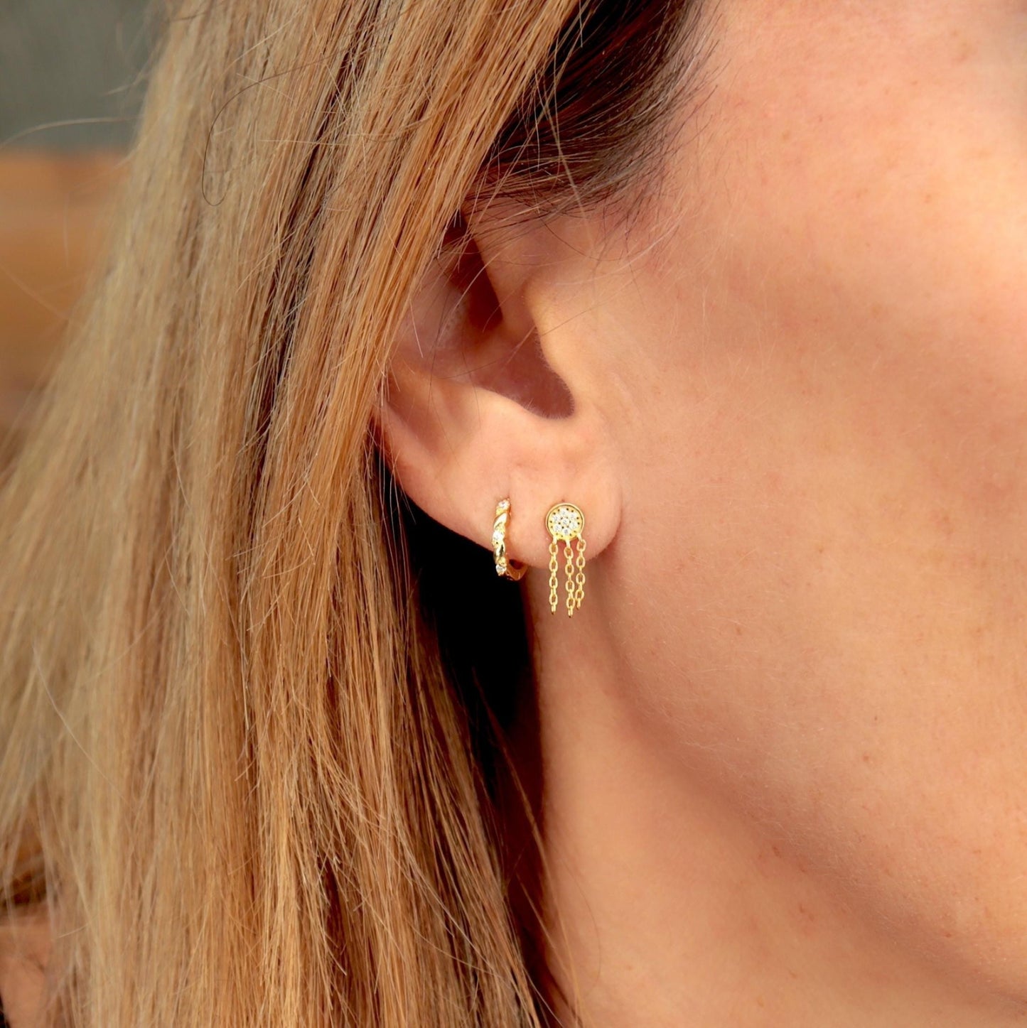 Petites puces d'oreilles cercle zircons avec chaines