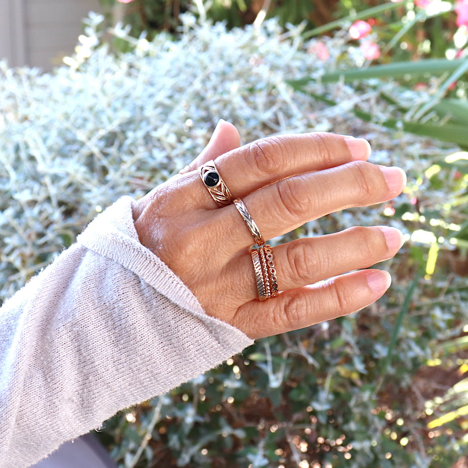 accumulation de bagues en plaqué or pour femme