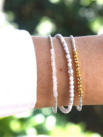 ensemble de bracelets avec des pierres de gemmes facettées pour femme