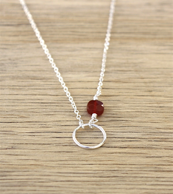 collier carré pierre de gemmes au choix et anneau sur chaine en argent pour femme