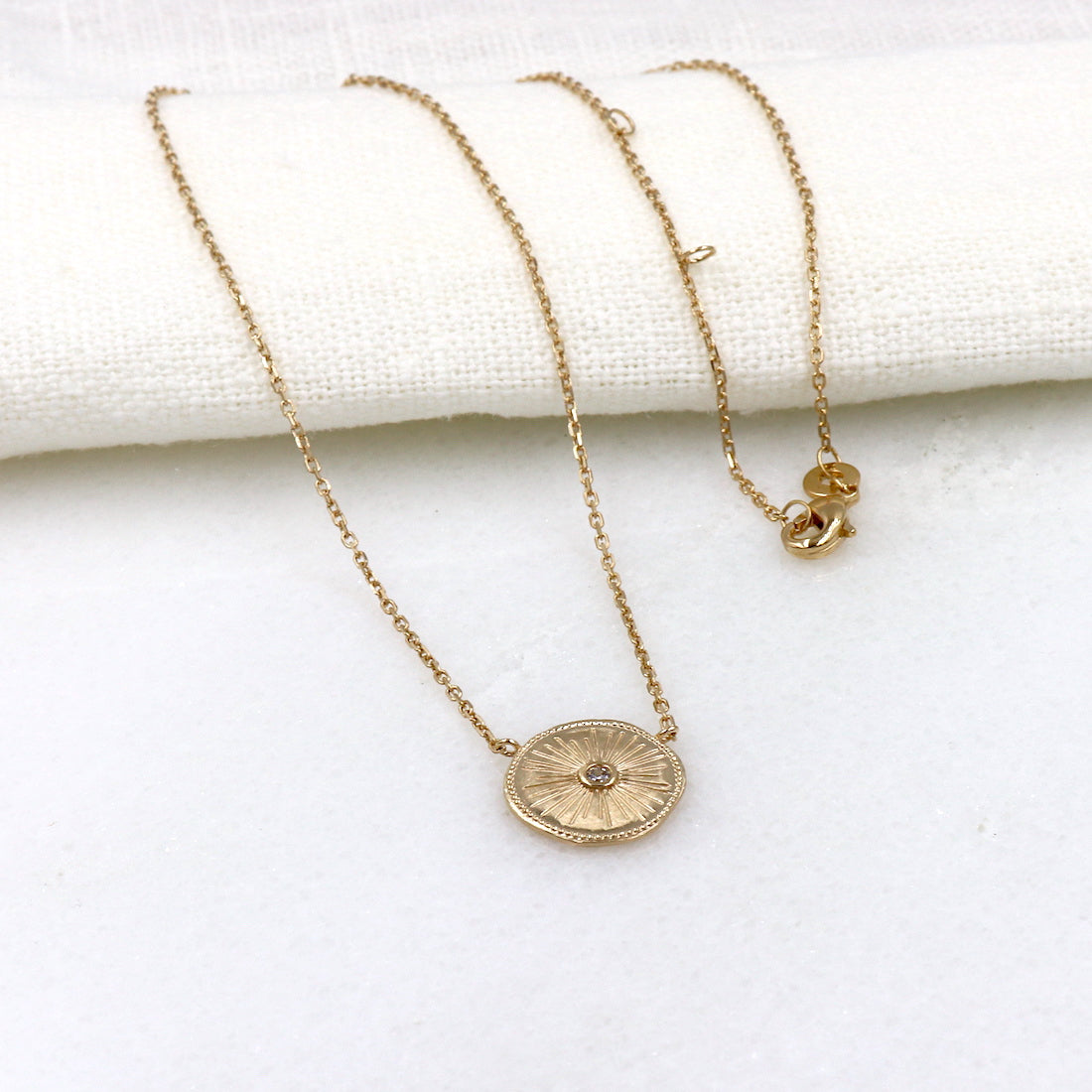 collier plaqué or pendentif soleil et pierre zircon pour femme - unbijouforyou