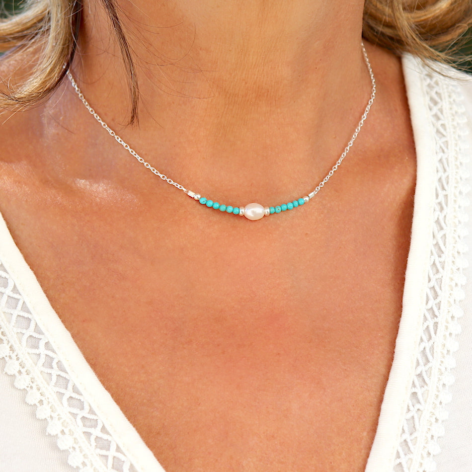 Ras de cou pierres turquoise rondes et perle d'eau douce femme