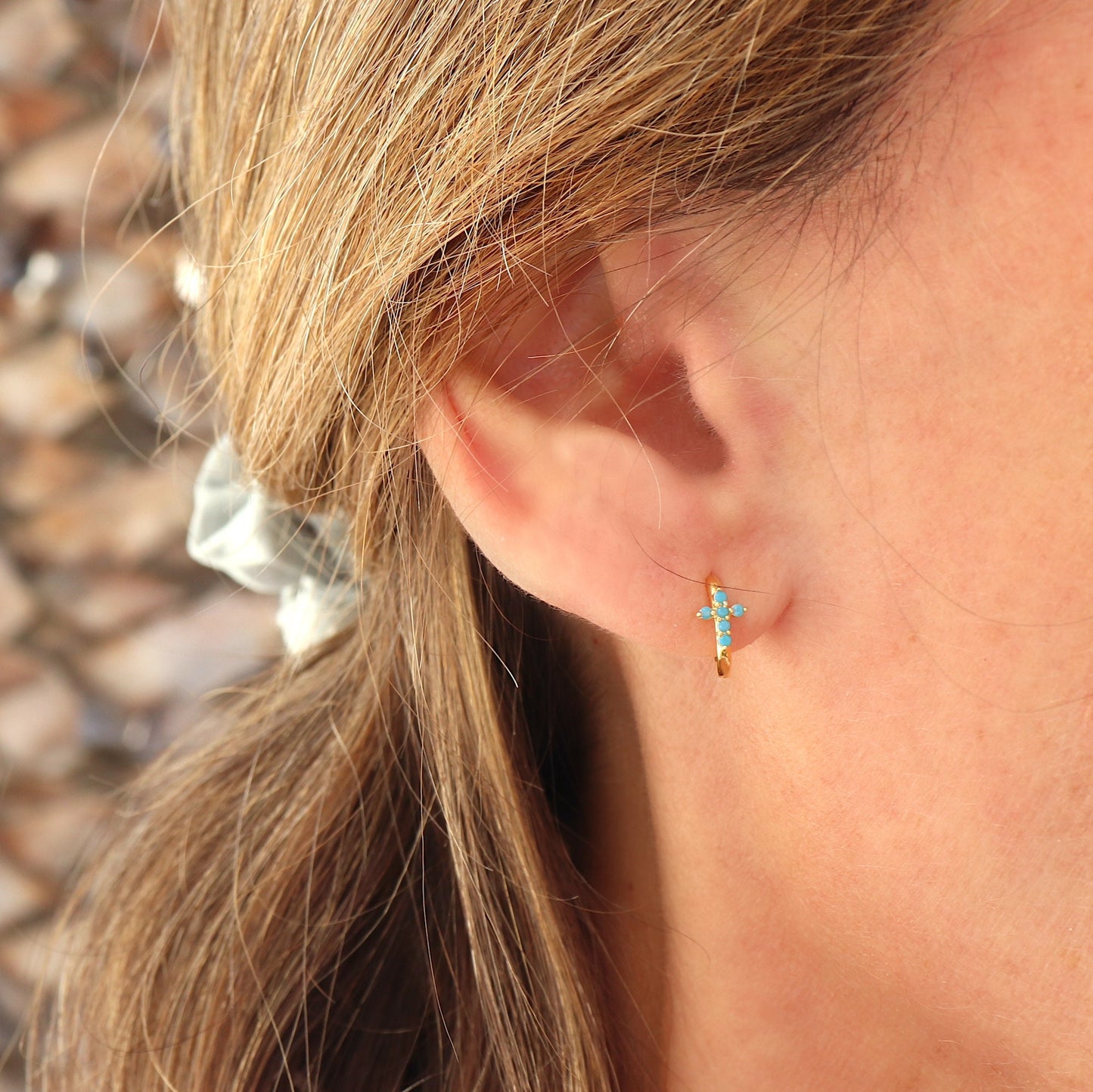 Puces d'oreilles femme chaine dorée avec zircons turquoises
