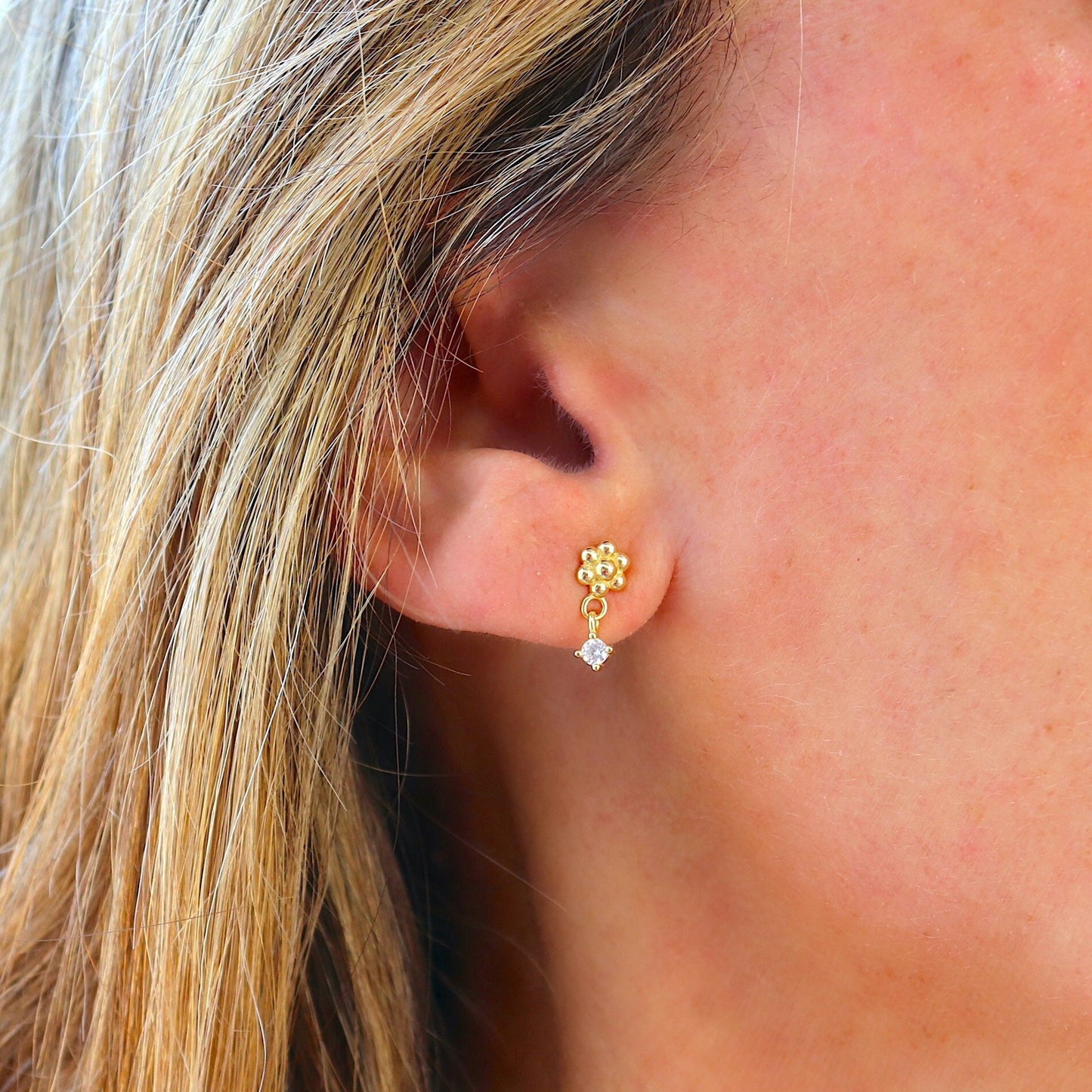 Puces d'oreilles femme fleur et pendentif zircon doré ou argent