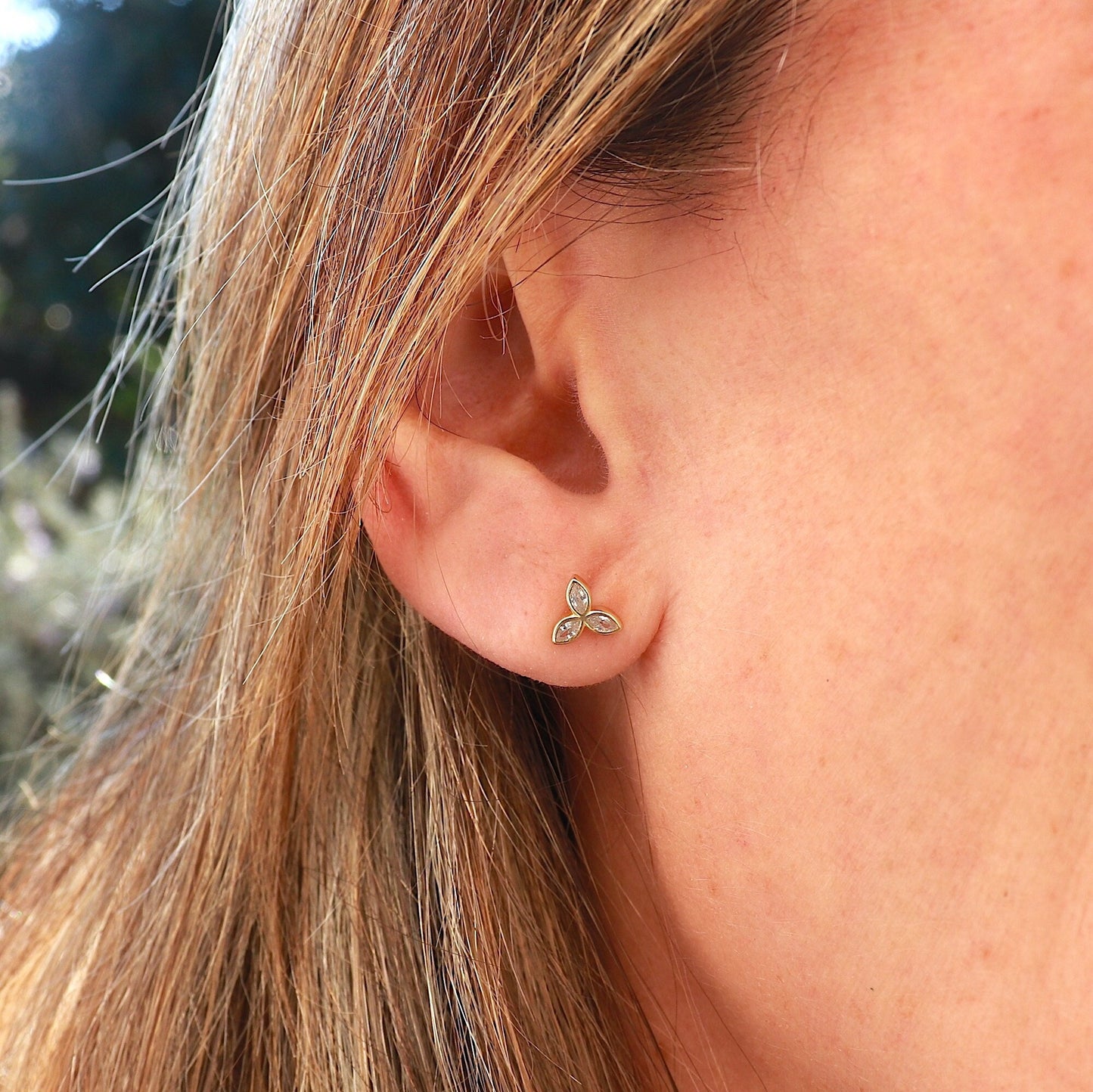 Boucles d'oreilles puces zircons femme doré ou argent
