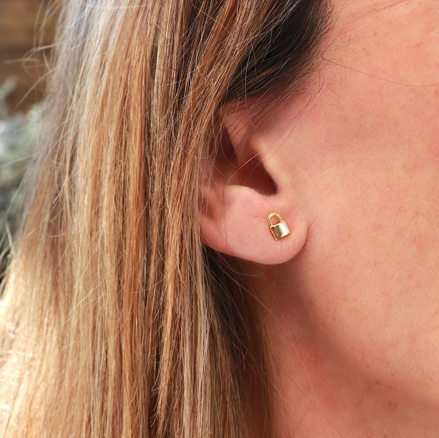 Puces d'oreilles femme motif cadenas doré ou argent