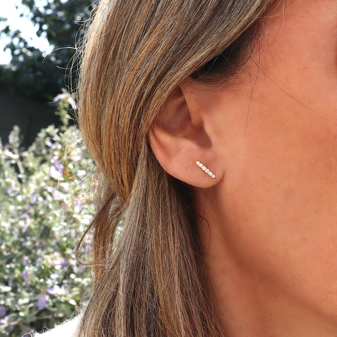 Petites boucles d'oreilles puces barre zircons argent ou doré