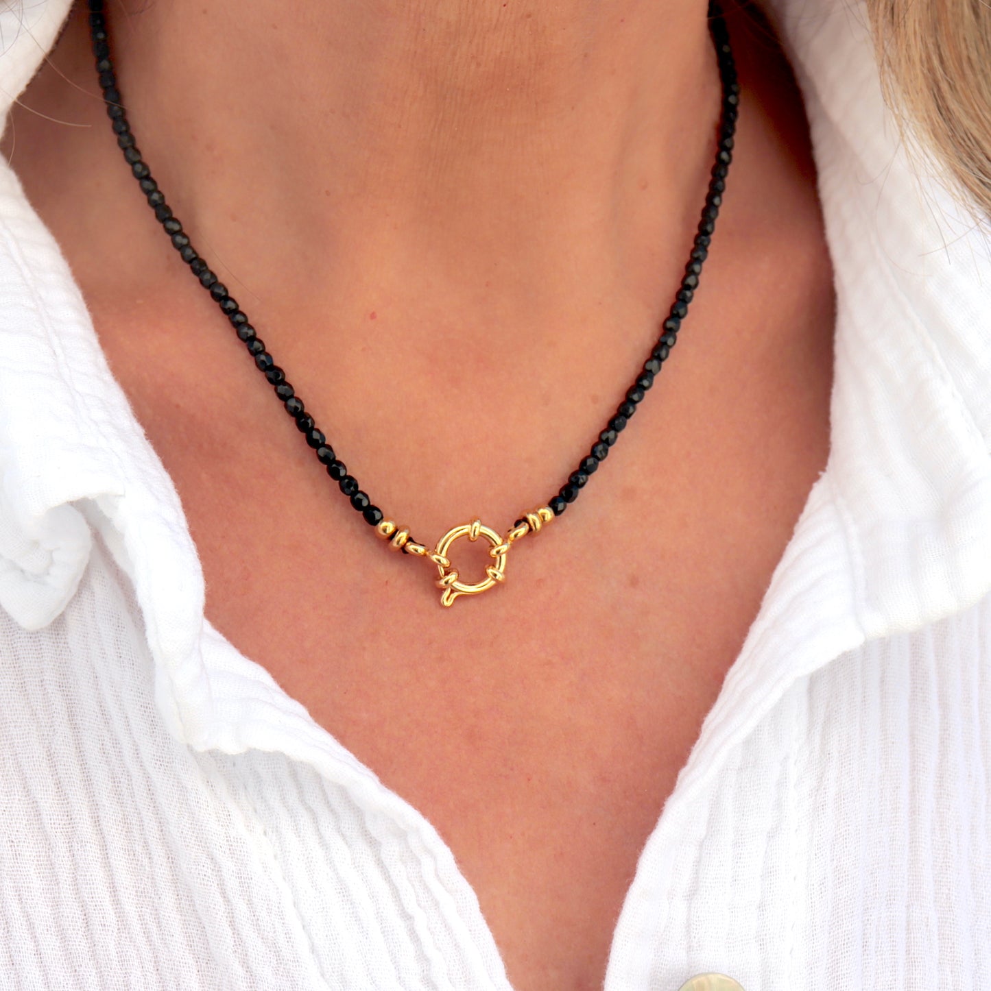 collier acier inoxydable perles fermoir bouée et perles noires