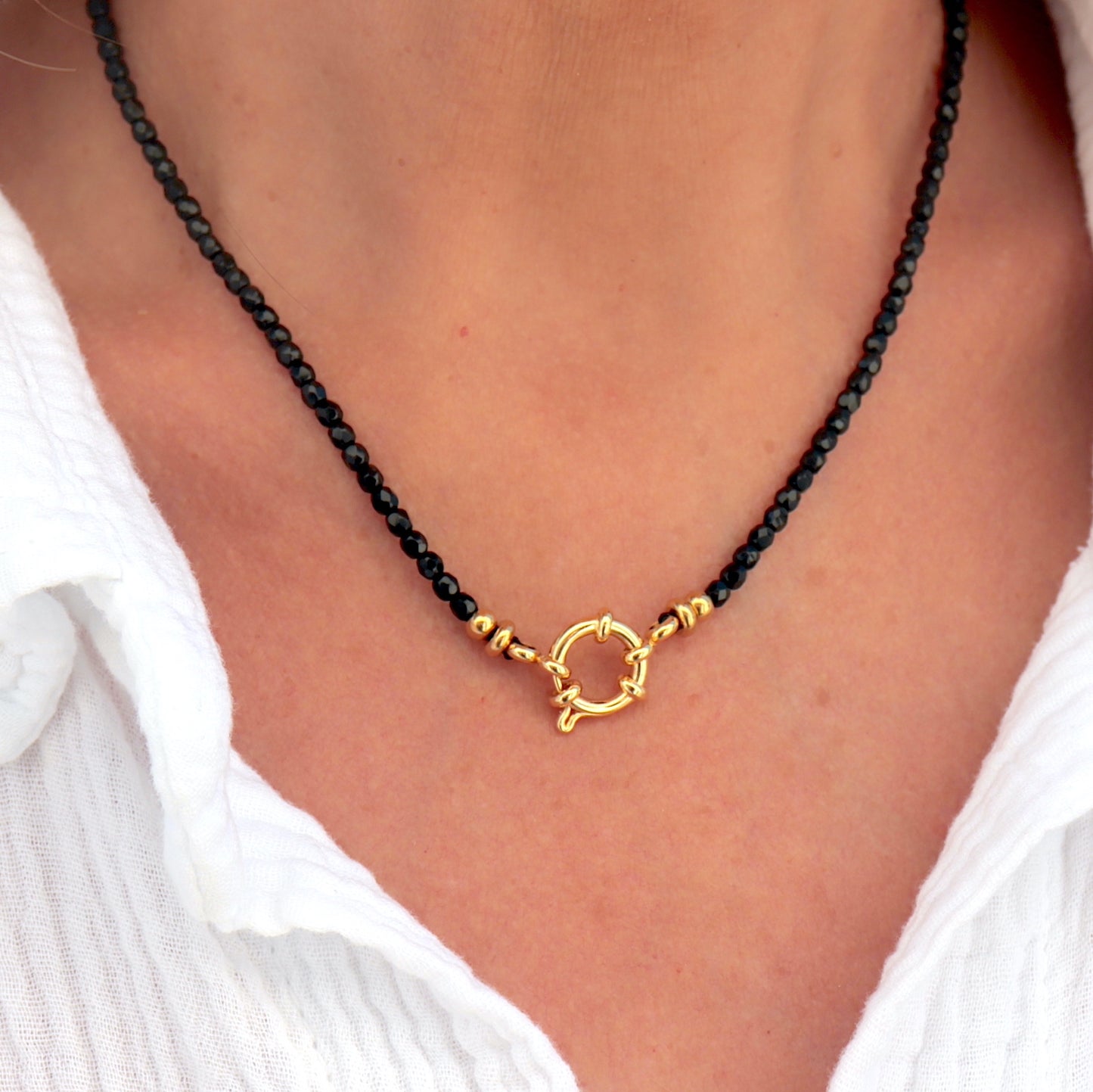 collier acier inoxydable perles fermoir bouée et perles noires