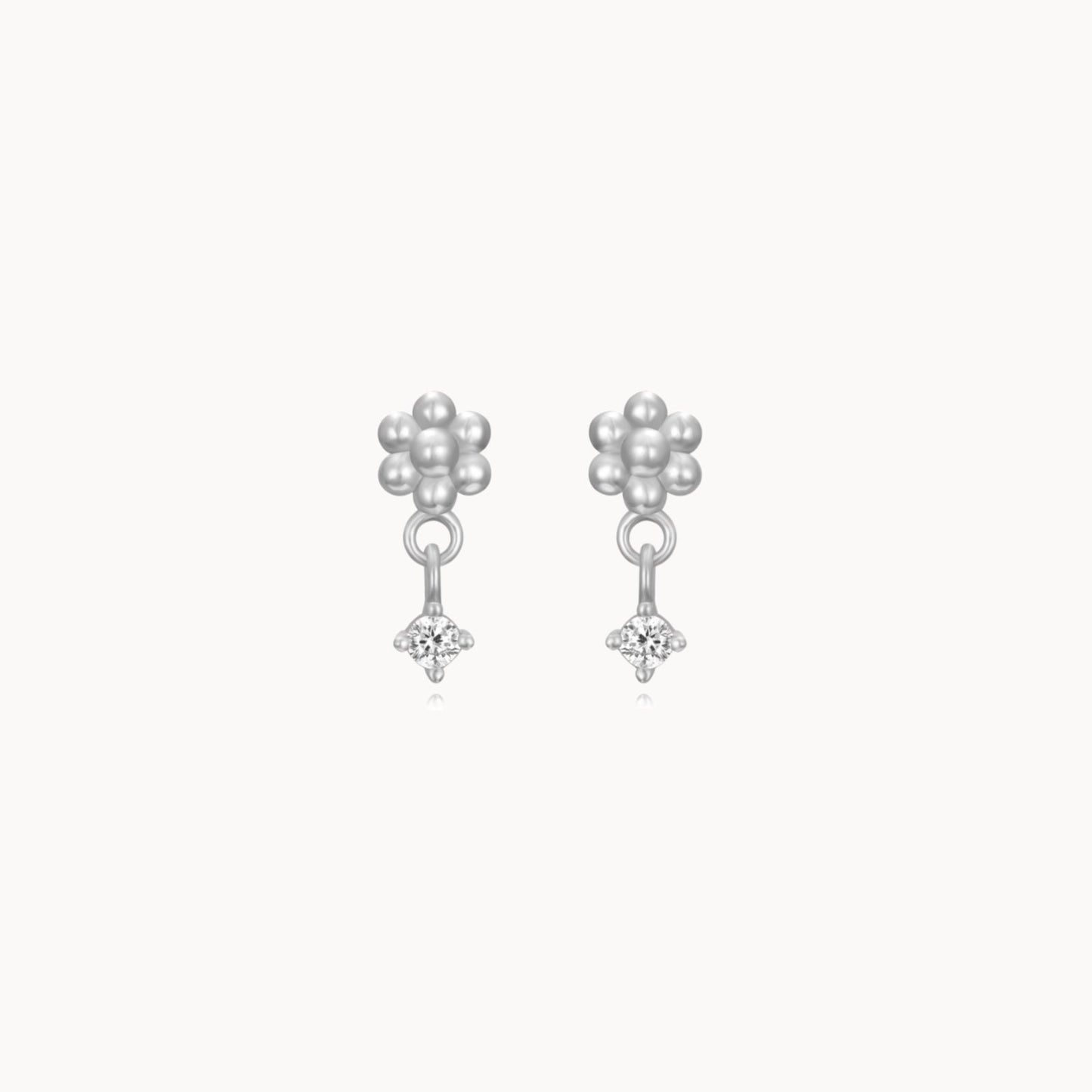 Puces d'oreilles femme fleur et pendentif zircon doré ou argent