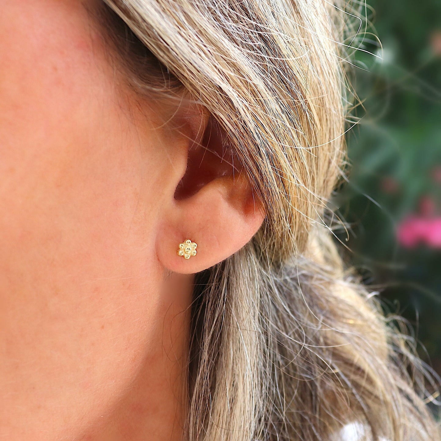 Clous d'oreilles fleurs boules pour femme doré ou argent