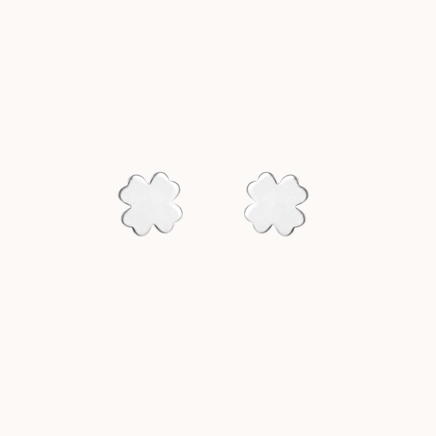 Petites puces d'oreilles trèfle femme en argent ou doré