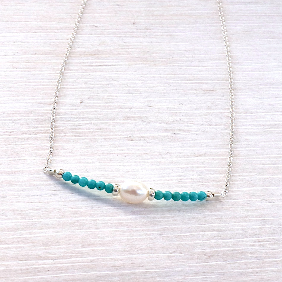 Ras de cou pierres turquoise rondes et perle d'eau douce femme