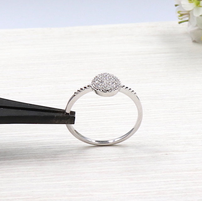 Bague femme pastille en argent 925 recouverte de zircons - unbijouforyou