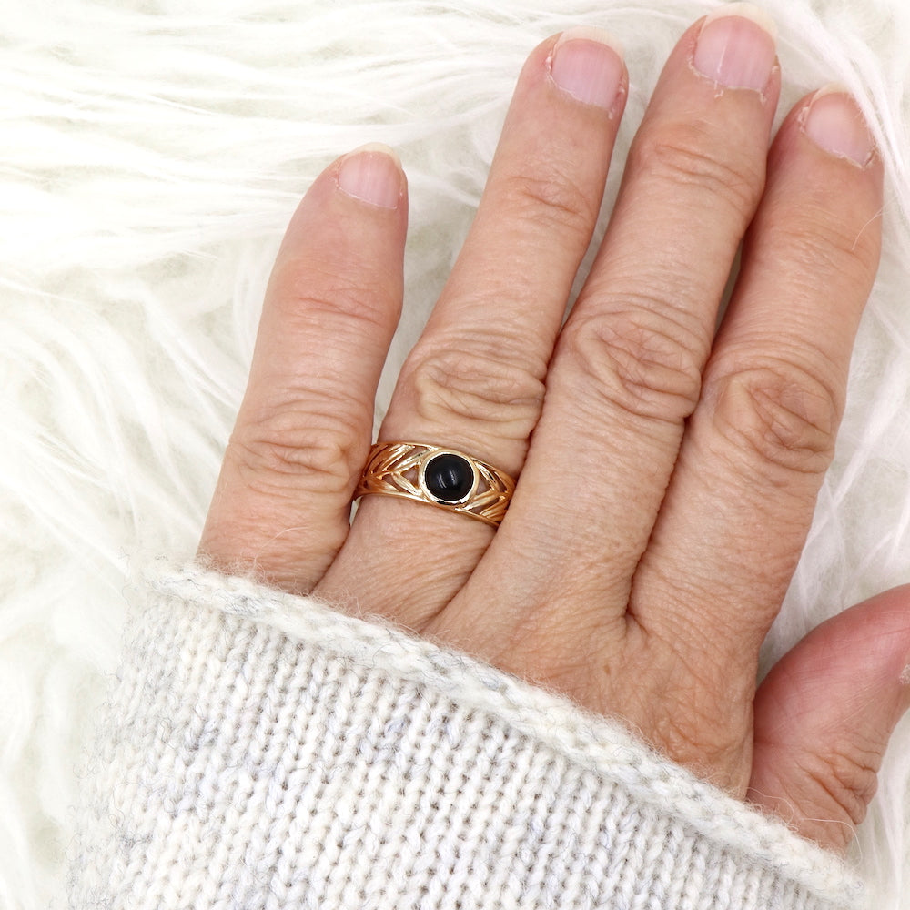 Bague plaqué or feuille associée à une pierre agate noire - unbijouforyou