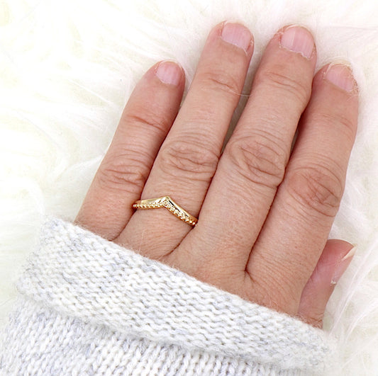 Bague plaqué or v pour femme - unbijouforyou