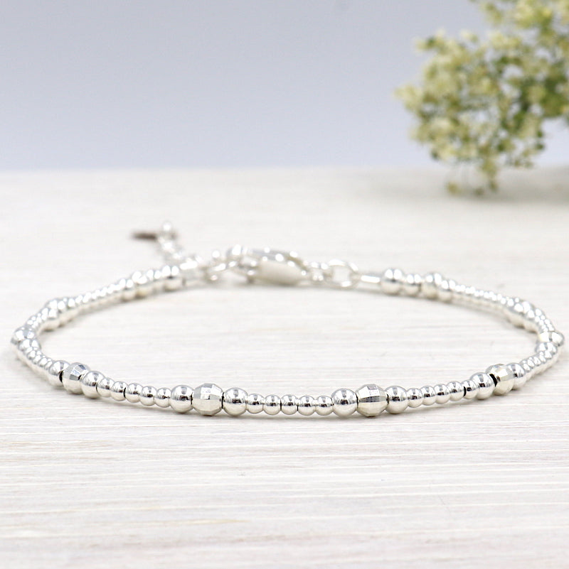 Bracelet perles argent 925 rondes et facettées