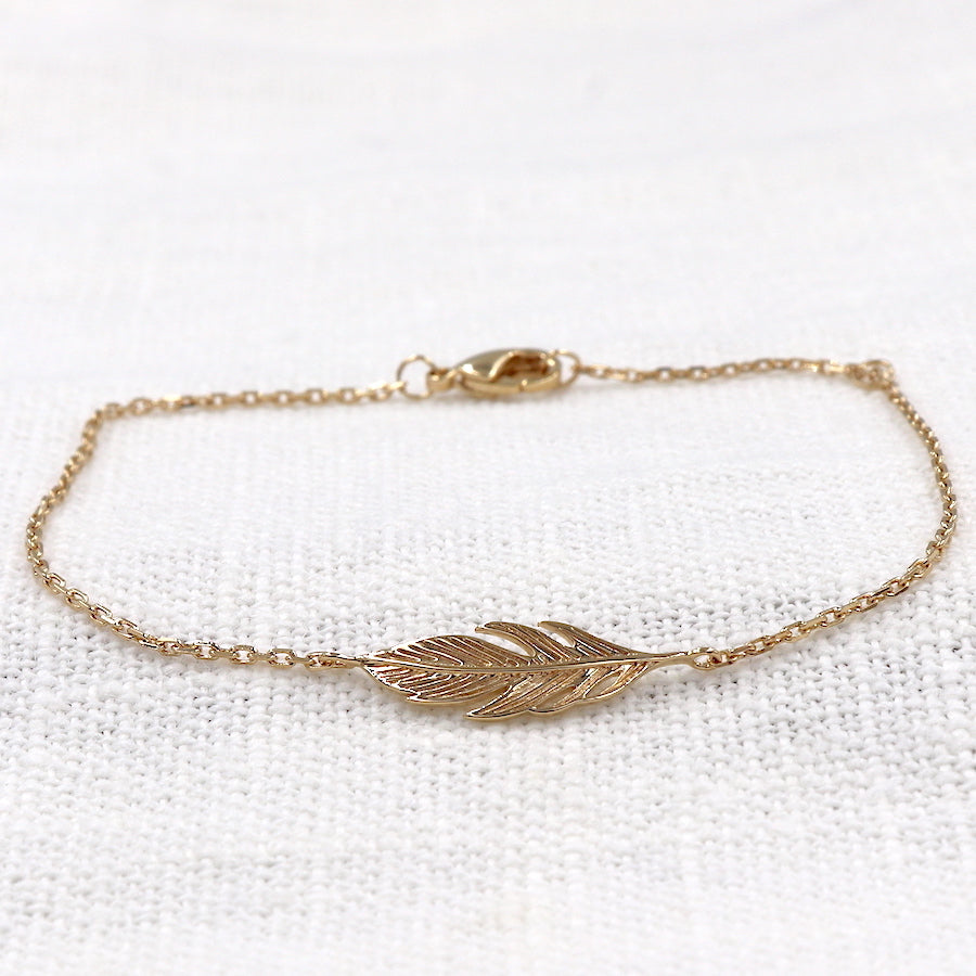 Bracelet plume en plaqué or sur chaine pour femme