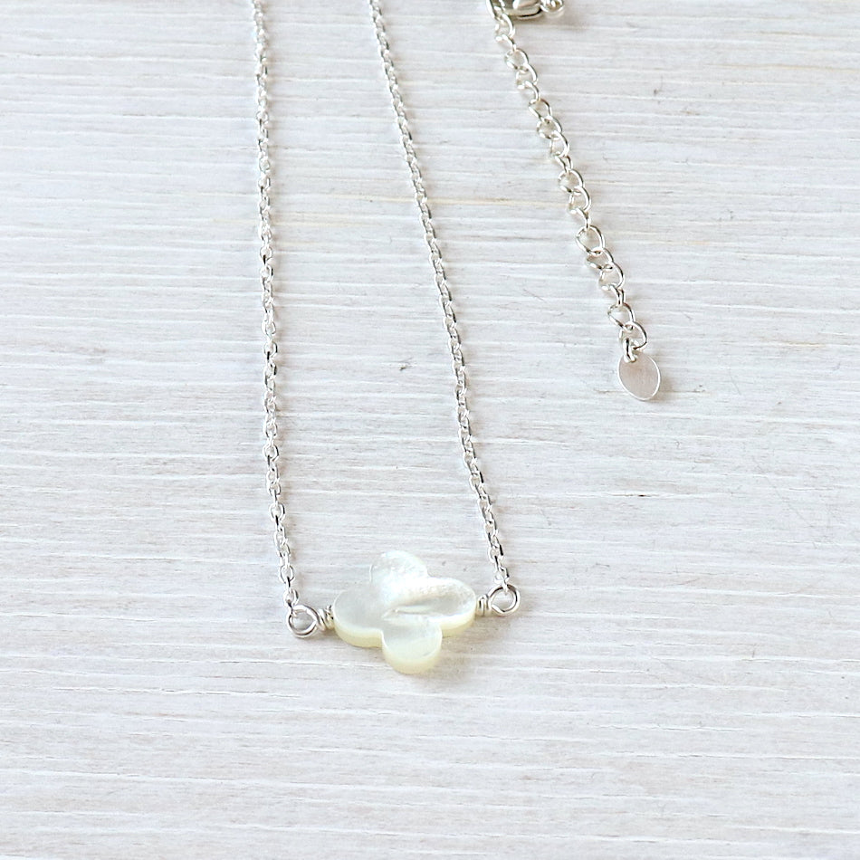 Collier trèfle nacre sur chaine argent 925 pour femme