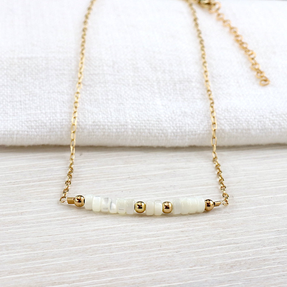 Collier femme perles de nacre sur chaine plaqué or gold filled