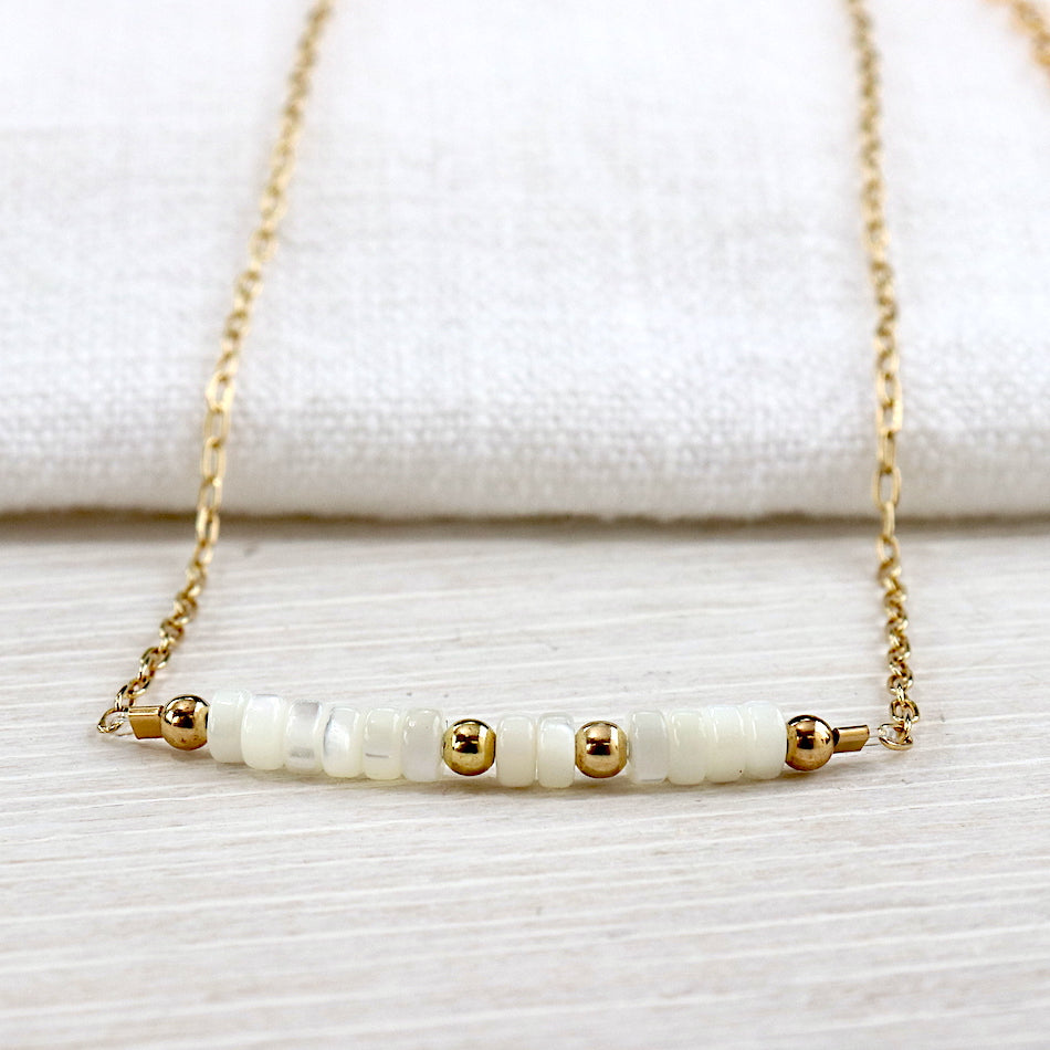 Collier femme perles de nacre sur chaine plaqué or gold filled